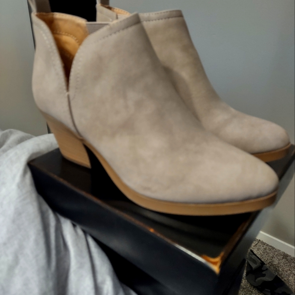 Never worn tan booties